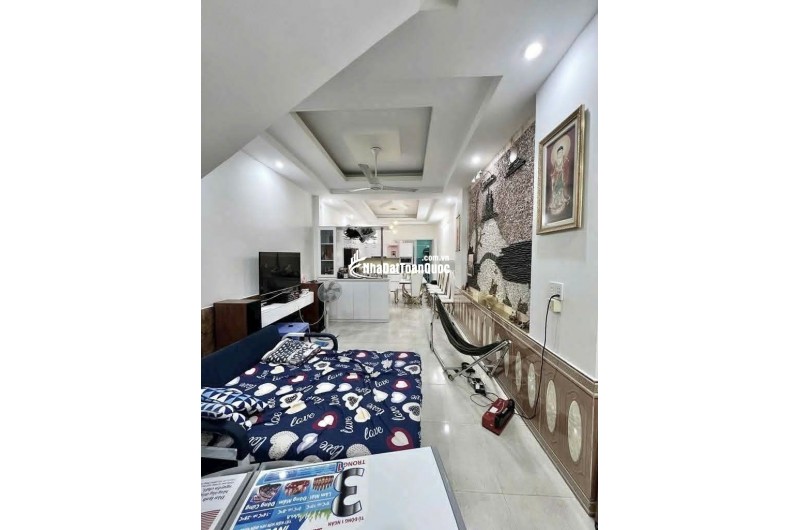 + MỚI NHÀ VƯỜN LÀI QUẬN 12
+ Dt : 4.6m x 37m 172m2
+ Kc : 2 tầng 4 Pn 3vs
+ Giá : 11.8 Tỷ